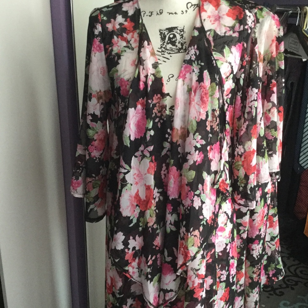 NWOT Kimono Style Coverup Jacket Robe XXL